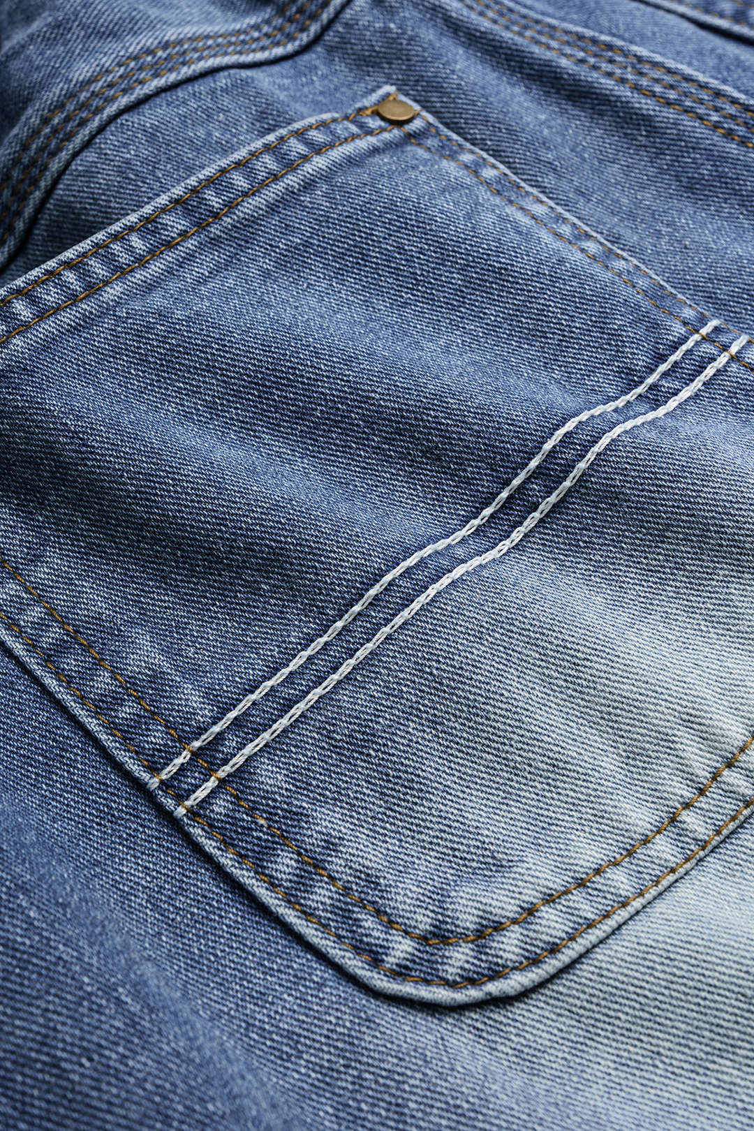 Denim-shortsit, joissa on vyö ja taskut