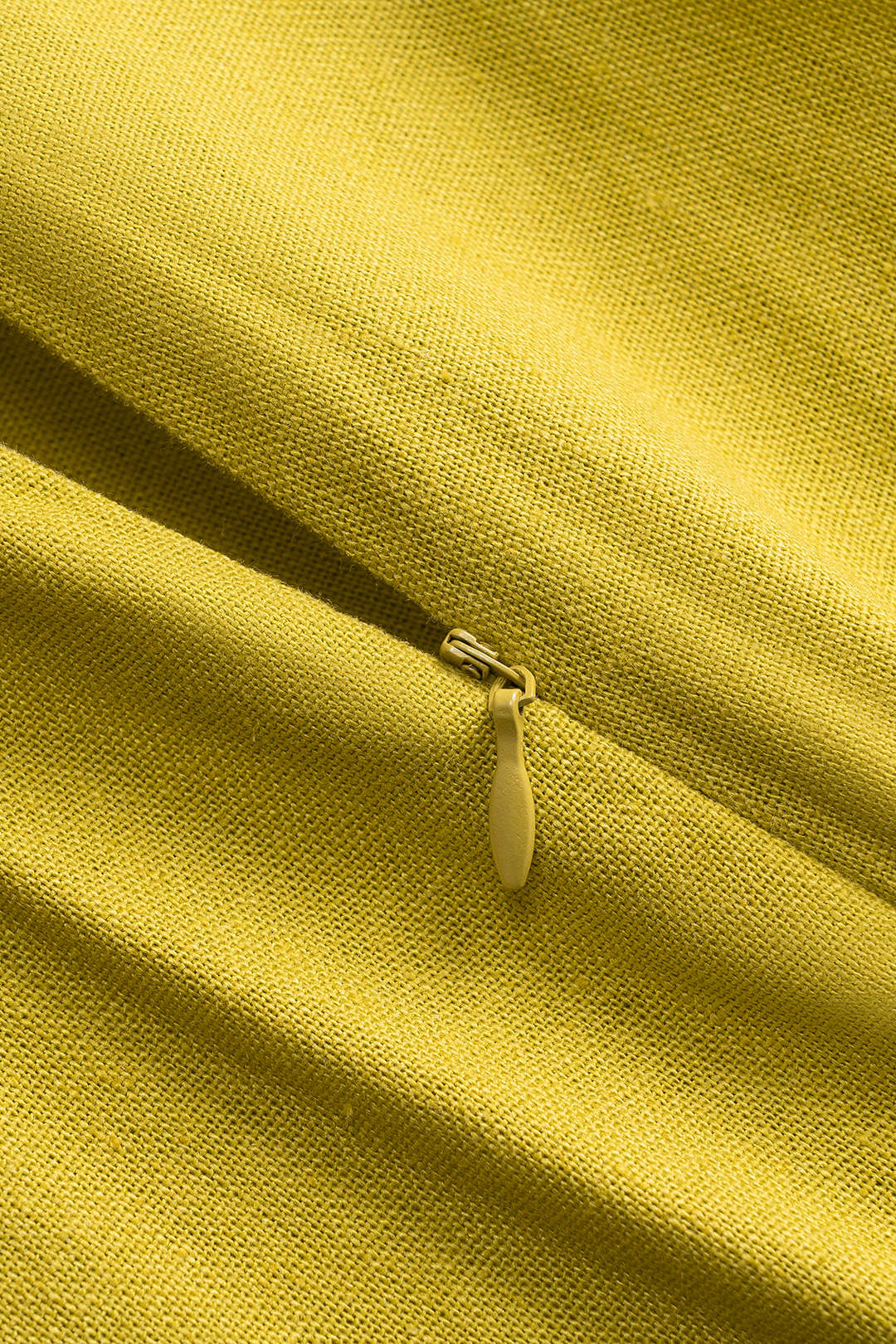 Linen Pleated Zipper Shorts
