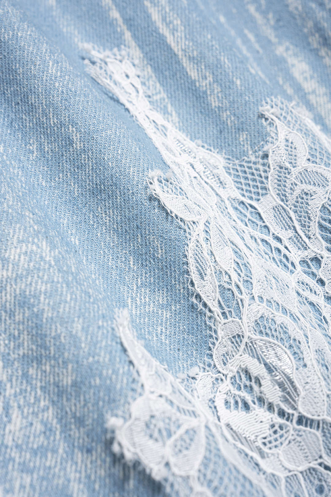 Denim-patchwork-mekko, jossa pitsireunus ja vetoketju, hihaton minipuku