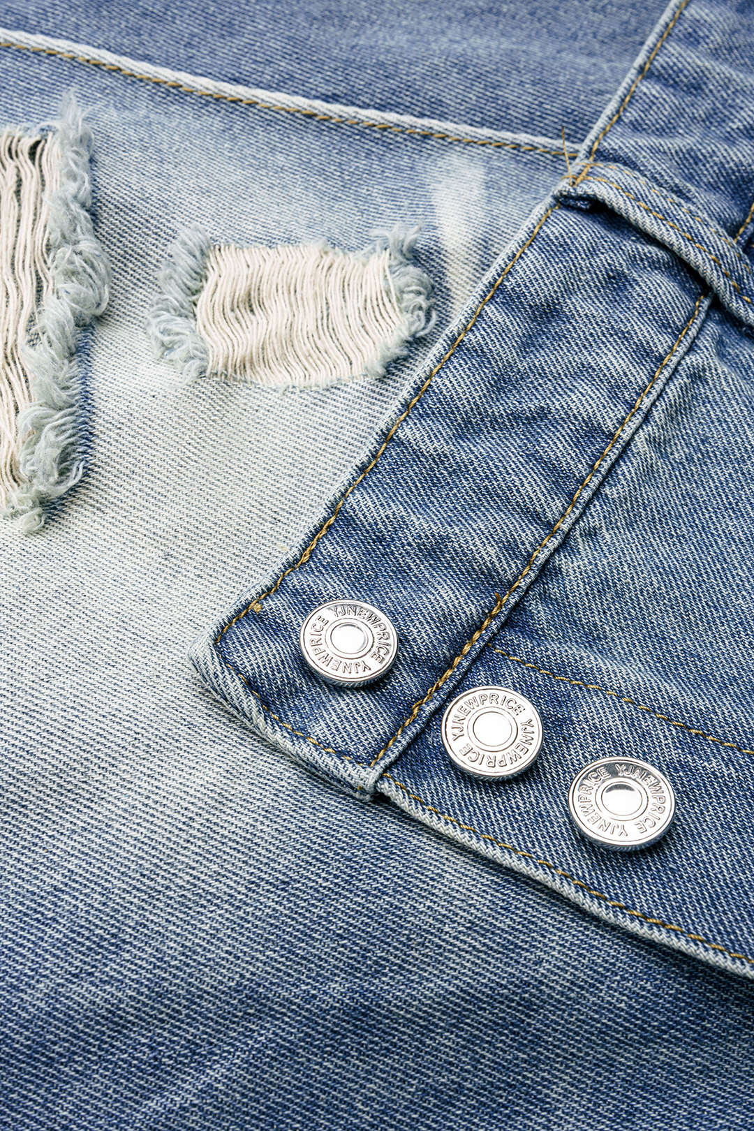 Denim-shortsit, joissa on kaksinkertainen vyötärönauha, korkea vyötärö ja repaleiset reunat