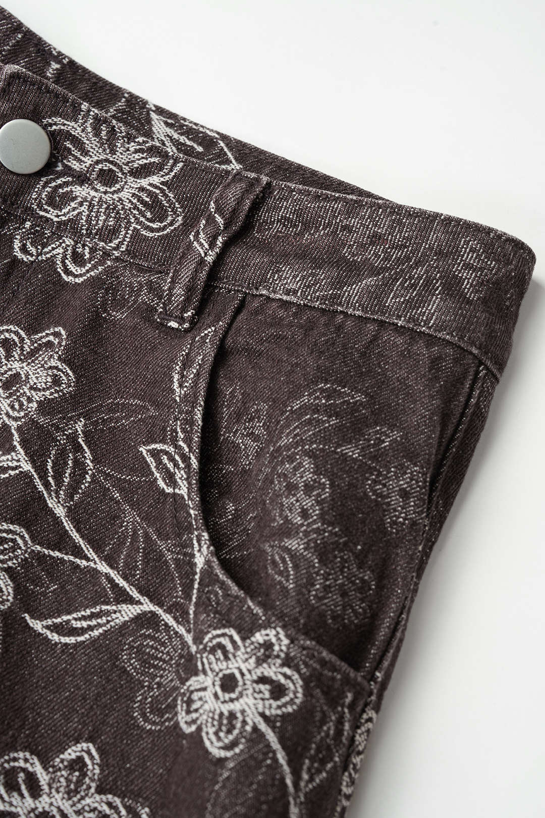 Denim Floral Embroidery Pocket Barrel Jeans