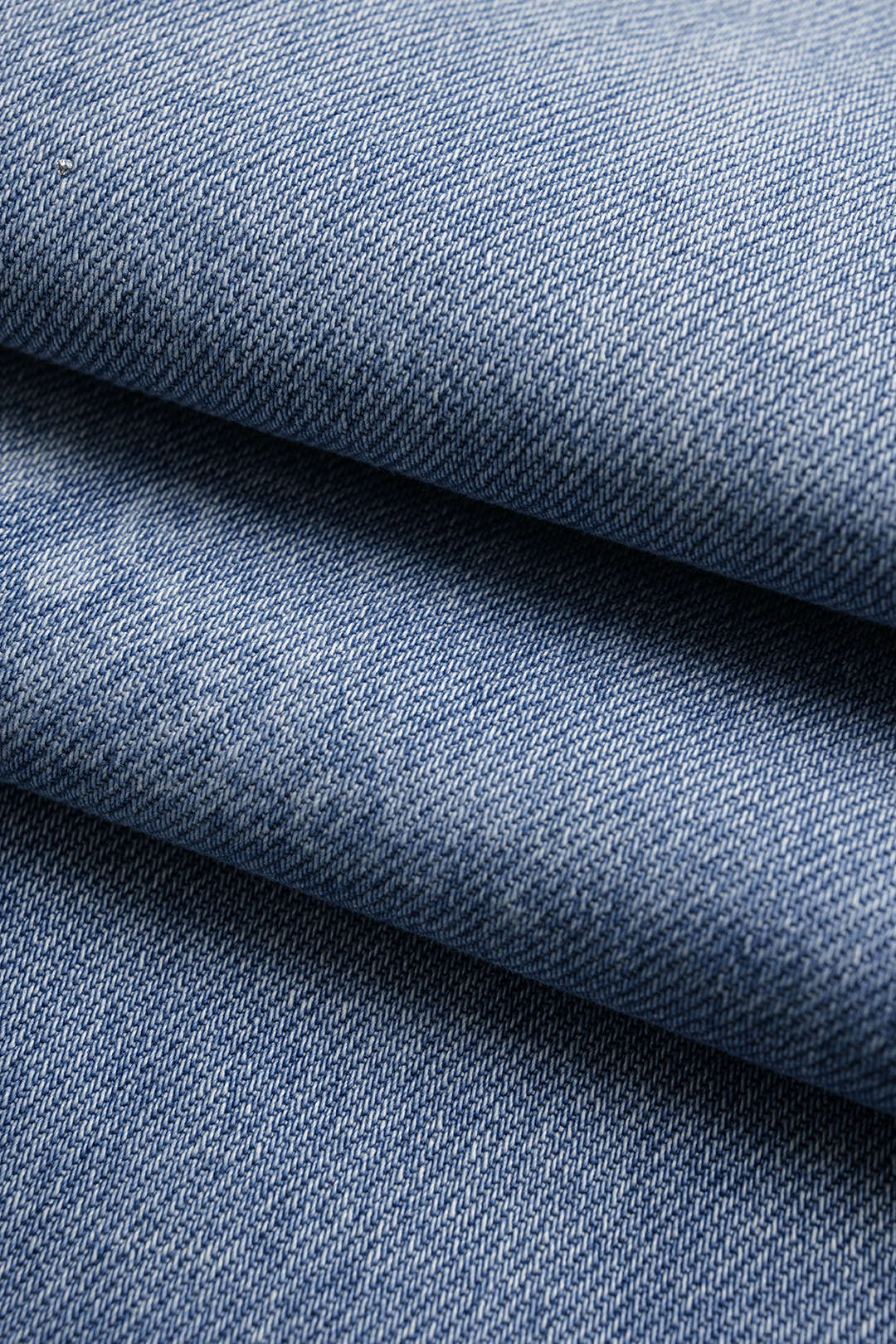 Taiteellisesti painetut, strassikoristellut suorat denimfarkut