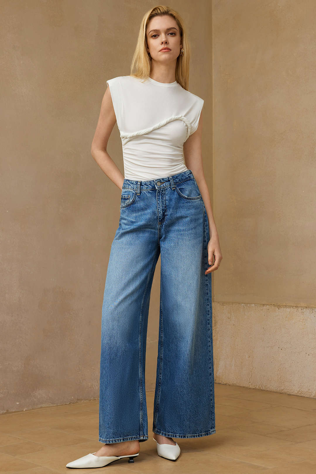 Solid Twist Round Neck T-Shirt