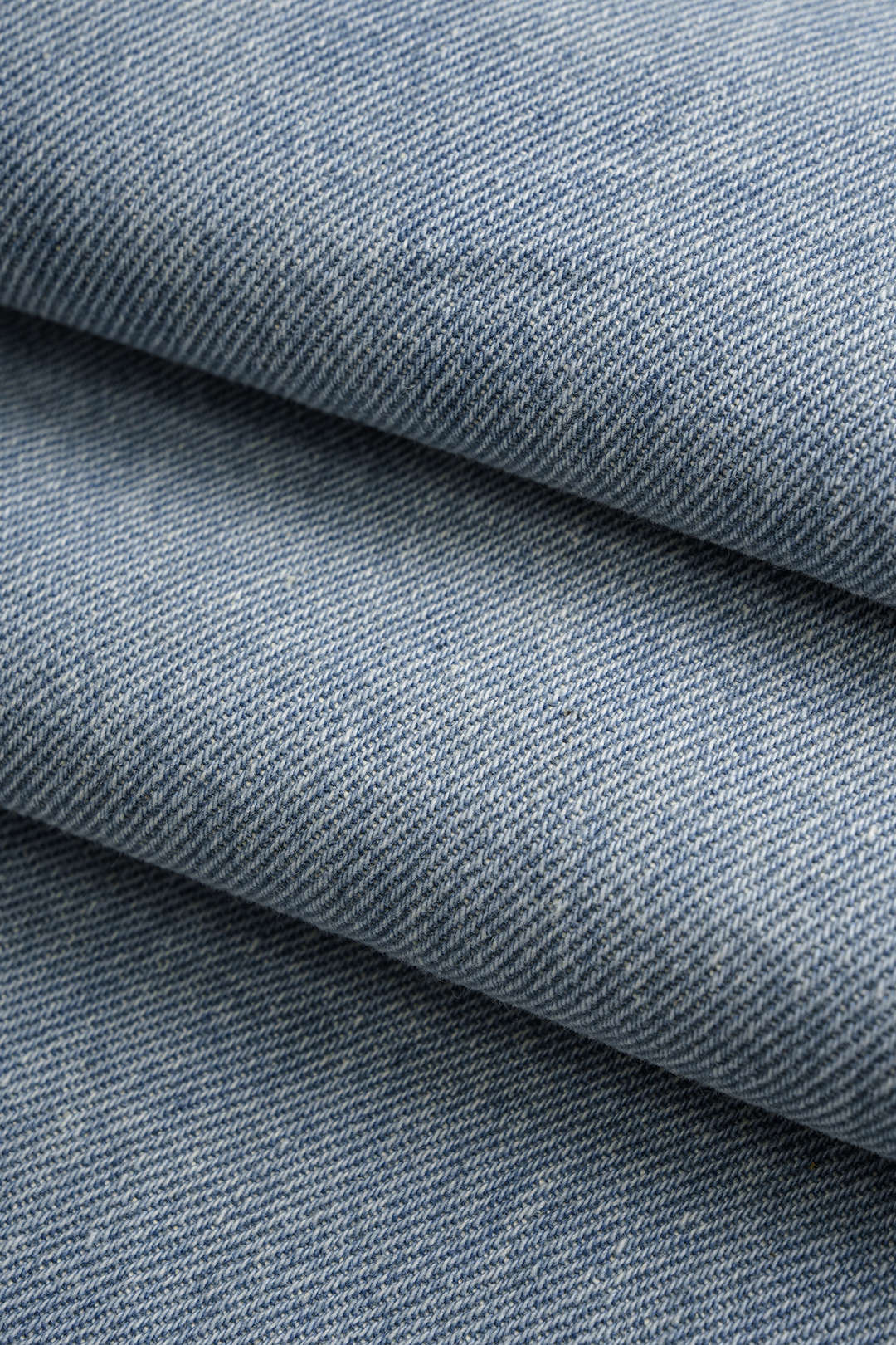 Denim Frayed Pocket Barrel Jeans