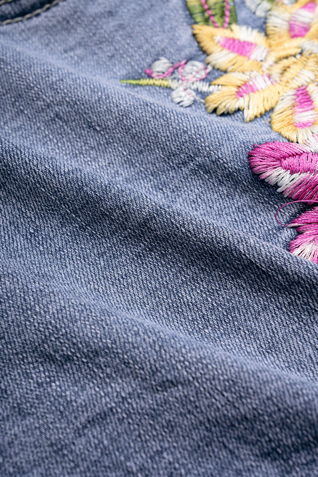 Denim Embroidery Shorts