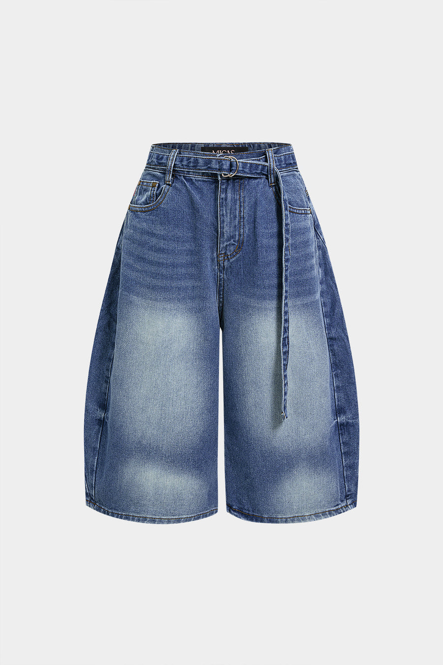 Denim-shortsit, joissa on vyö ja taskut