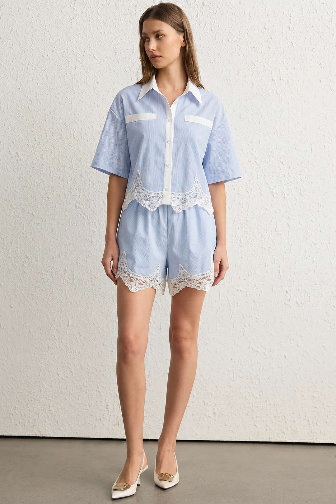 Stripes Print Patchwork Lace Shorts